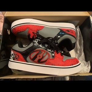 Heelys BNIB size 8 Skull 💀 design